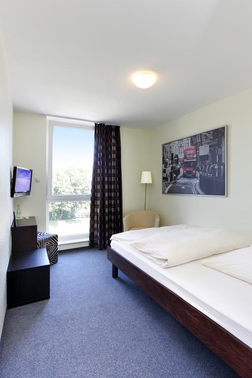 Mysky Hotel Pulheim Room photo